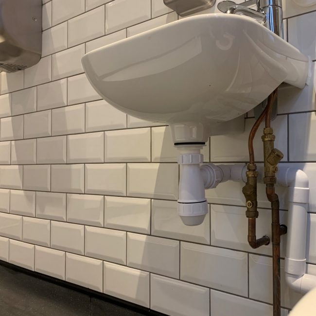 Bathroom showing tiling